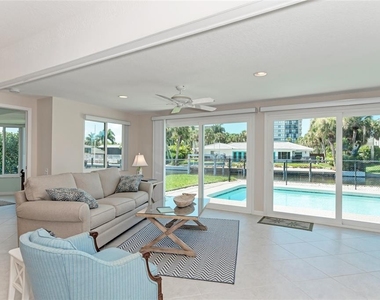5577 Contento Drive - Photo Thumbnail 9