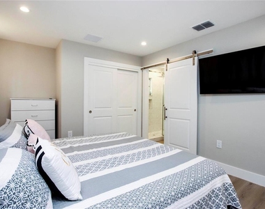 1057 Blue Heron Drive - Photo Thumbnail 41