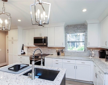 1057 Blue Heron Drive - Photo Thumbnail 15