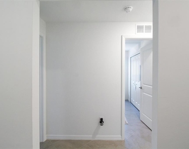 1346 Fireside Street - Photo Thumbnail 3