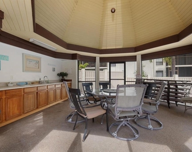 7205 Curtiss Avenue - Photo Thumbnail 16