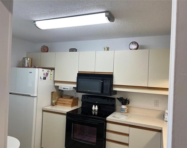 5555 Ashton Way - Photo Thumbnail 5