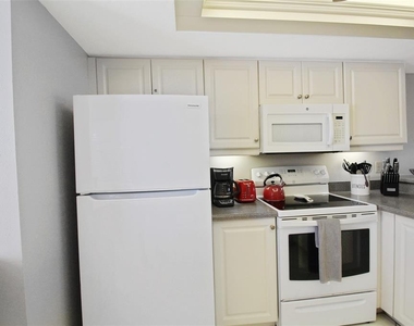 1333 Siesta Bayside Drive - Photo Thumbnail 7