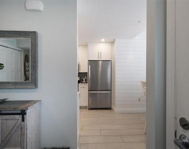 1275 Siesta Bayside Drive - Photo Thumbnail 5