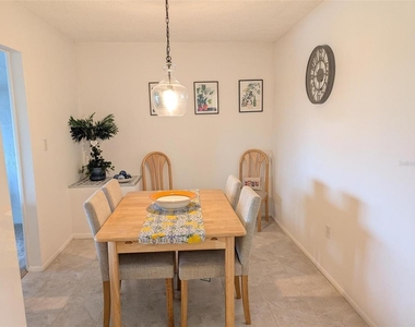 5377 Crestlake Boulevard - Photo Thumbnail 3