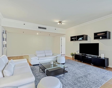 1211 Gulf Of Mexico Drive - Photo Thumbnail 9