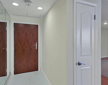 1211 Gulf Of Mexico Drive - Photo Thumbnail 6