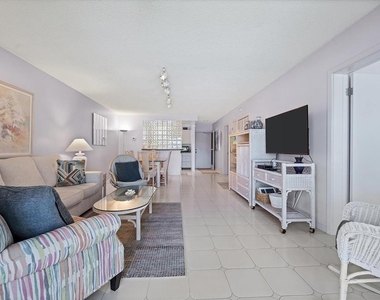 500 S Washington Drive - Photo Thumbnail 2