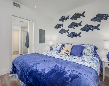1703 N Tamiami Trail - Photo Thumbnail 20