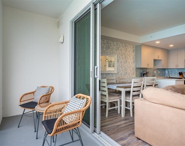 1703 N Tamiami Trail - Photo Thumbnail 13