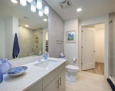 1703 N Tamiami Trail - Photo Thumbnail 21