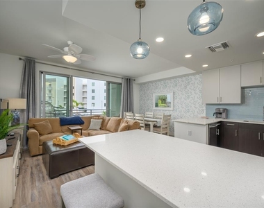 1703 N Tamiami Trail - Photo Thumbnail 4
