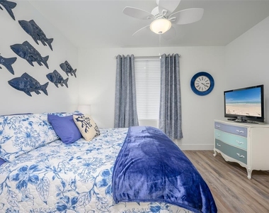 1703 N Tamiami Trail - Photo Thumbnail 19