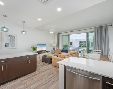 1703 N Tamiami Trail - Photo Thumbnail 12