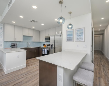 1703 N Tamiami Trail - Photo Thumbnail 9