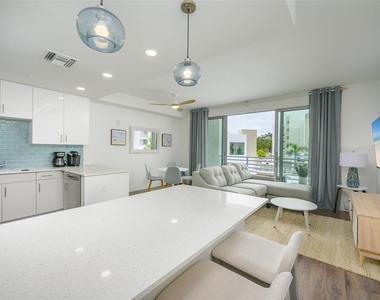 1703 N Tamiami Trail - Photo Thumbnail 4