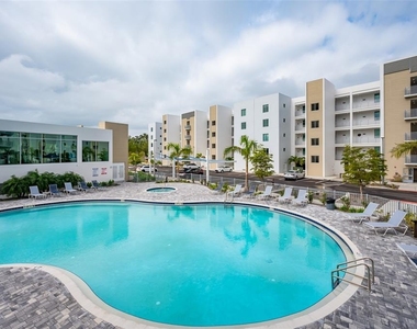 1703 N Tamiami Trail - Photo Thumbnail 21