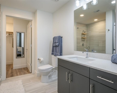 1703 N Tamiami Trail - Photo Thumbnail 28