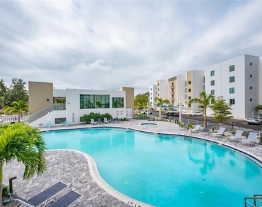 1703 N Tamiami Trail - Photo Thumbnail 22
