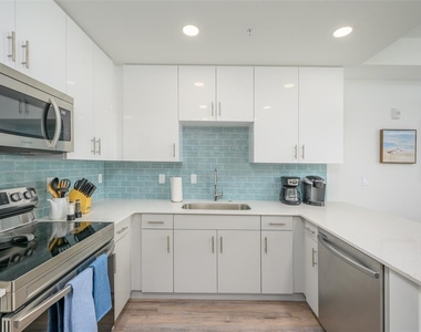 1703 N Tamiami Trail - Photo Thumbnail 13