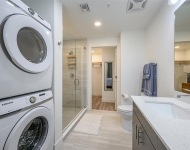 1703 N Tamiami Trail - Photo Thumbnail 27