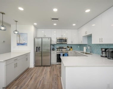1703 N Tamiami Trail - Photo Thumbnail 11