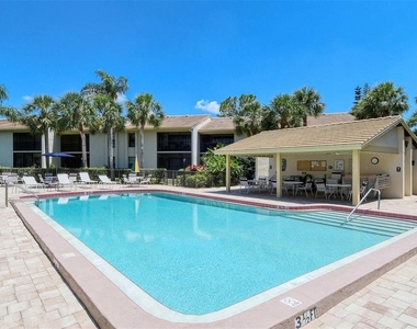 4462 Weybridge Street - Photo Thumbnail 42