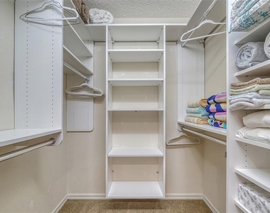 4462 Weybridge Street - Photo Thumbnail 25