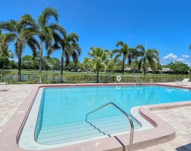4462 Weybridge Street - Photo Thumbnail 37