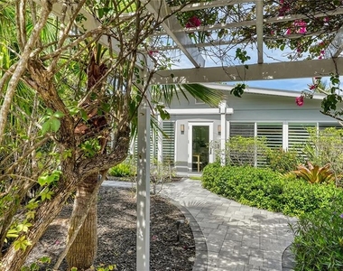 425 Mckinley Drive - Photo Thumbnail 7