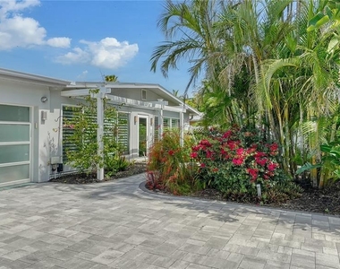 425 Mckinley Drive - Photo Thumbnail 4