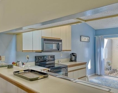 5905 Doral Drive - Photo Thumbnail 13
