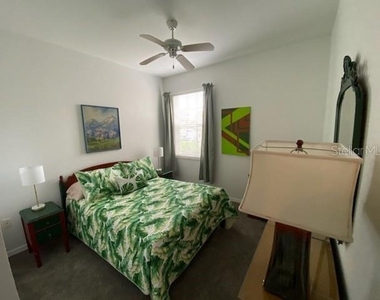 8389 Wingate Drive - Photo Thumbnail 5