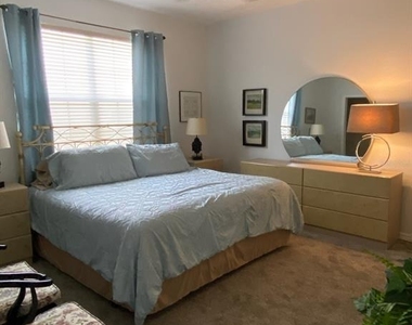 8389 Wingate Drive - Photo Thumbnail 7