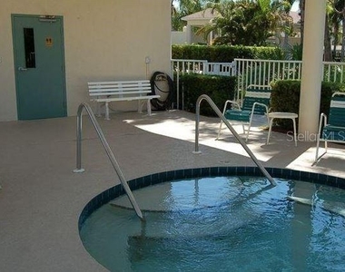 8389 Wingate Drive - Photo Thumbnail 10