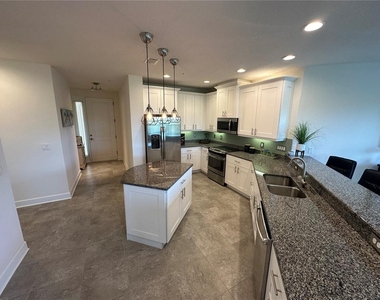 7710 34th Avenue W - Photo Thumbnail 3