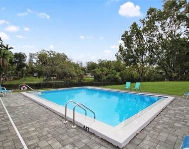 2124 N Tamiami Trail - Photo Thumbnail 36