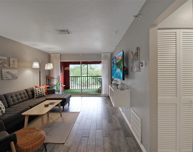 2124 N Tamiami Trail - Photo Thumbnail 14