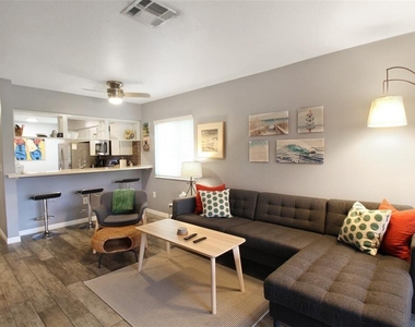 2124 N Tamiami Trail - Photo Thumbnail 22