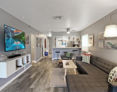 2124 N Tamiami Trail - Photo Thumbnail 28