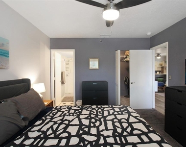 2124 N Tamiami Trail - Photo Thumbnail 33