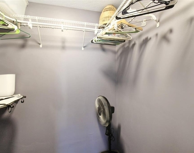 2124 N Tamiami Trail - Photo Thumbnail 32