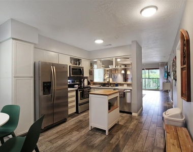 2124 N Tamiami Trail - Photo Thumbnail 2