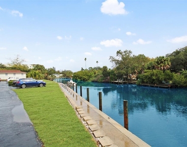 2124 N Tamiami Trail - Photo Thumbnail 38