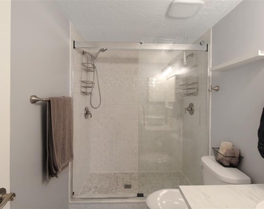 2124 N Tamiami Trail - Photo Thumbnail 35