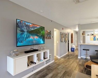 2124 N Tamiami Trail - Photo Thumbnail 23