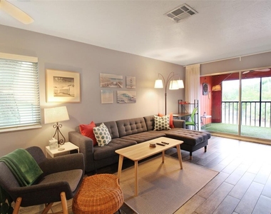 2124 N Tamiami Trail - Photo Thumbnail 15