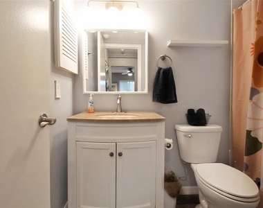 2124 N Tamiami Trail - Photo Thumbnail 20