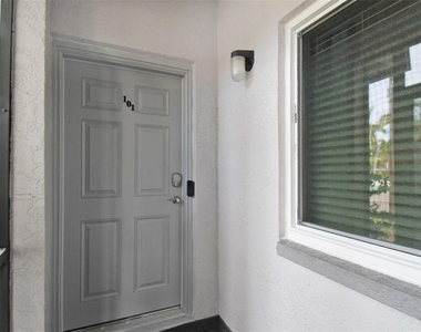 2124 N Tamiami Trail - Photo Thumbnail 1