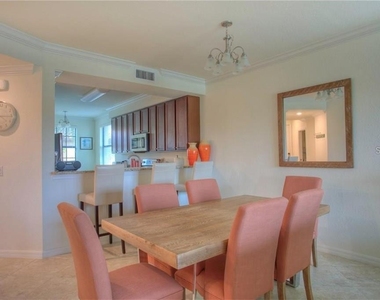16706 Vardon Terrace - Photo Thumbnail 7